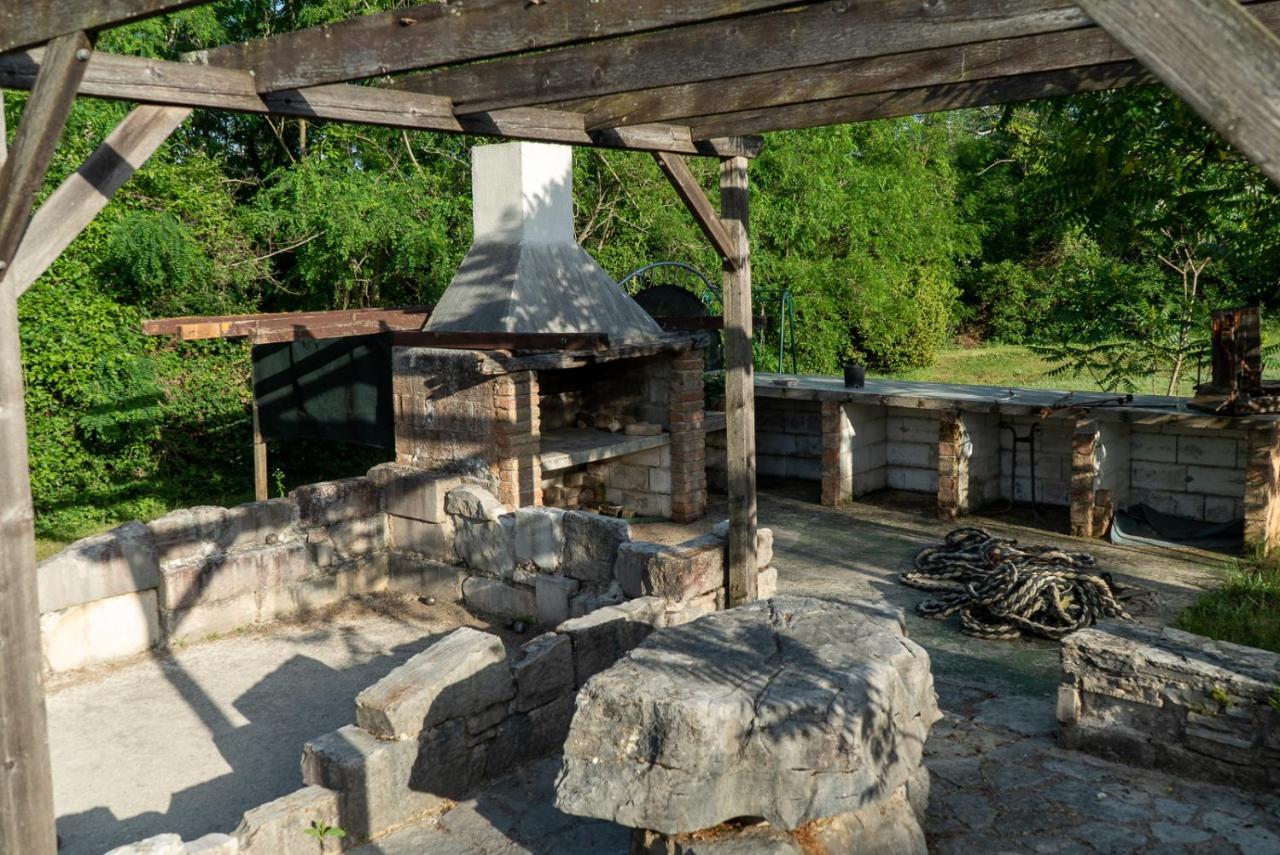Julijud, Heated Pool, Jacuzzi, Dome And Sauna Brajkovici  Exterior photo